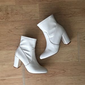 ⚪️ White Ankle Booties ⚪️